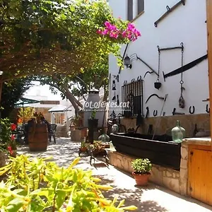 https://la-llar-de-laura.catalonia-hotels.com
