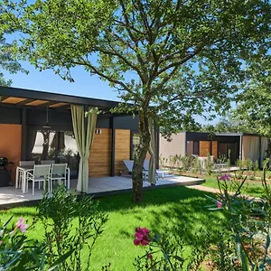 https://camping-park-umag-mobile-homes.in-istria.net